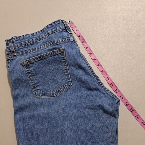 Signature by Levi Strauss Light Blue Women's Boot Cut Jeans - Picture 10 of 14